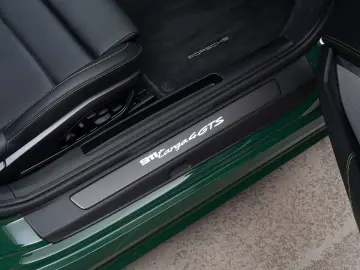 PORSCHE 992.2 4 GTS Targa