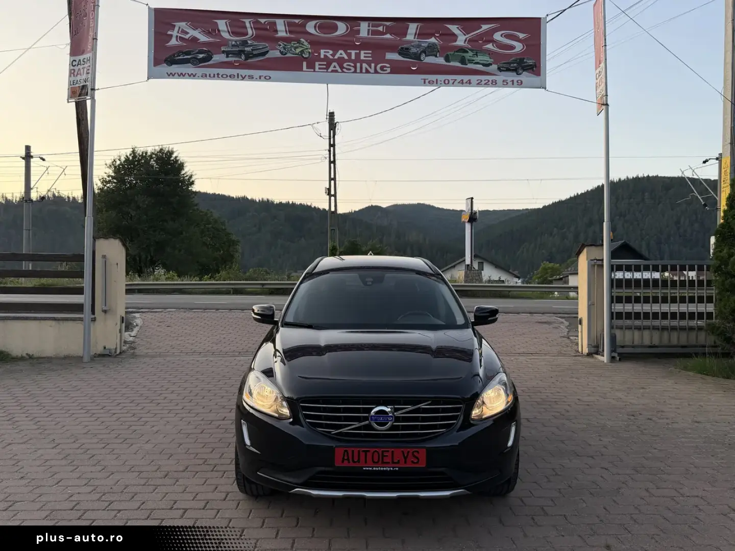 VOLVO XC60 D4 AWD  Geartronic  Momentum  03 2014