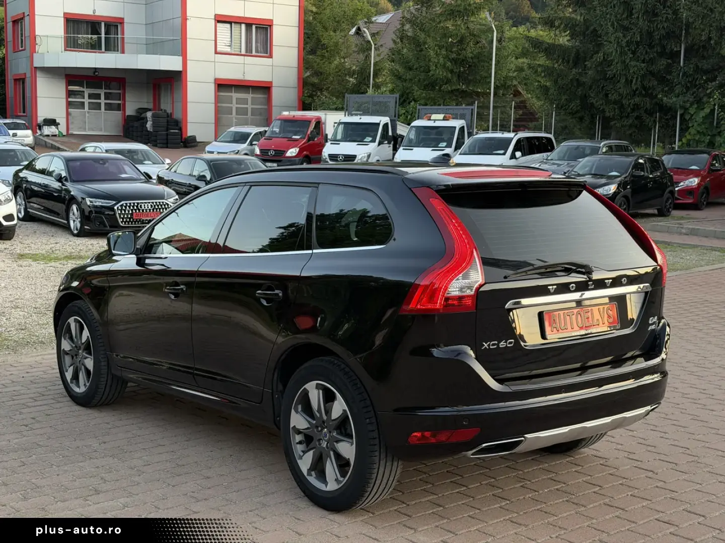VOLVO XC60 D4 AWD  Geartronic  Momentum  03 2014