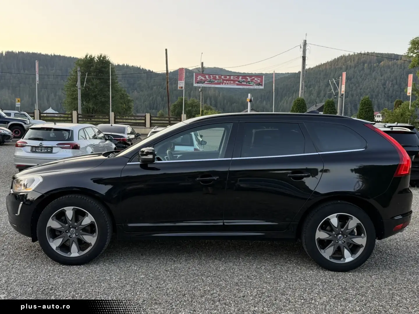 VOLVO XC60 D4 AWD  Geartronic  Momentum  03 2014