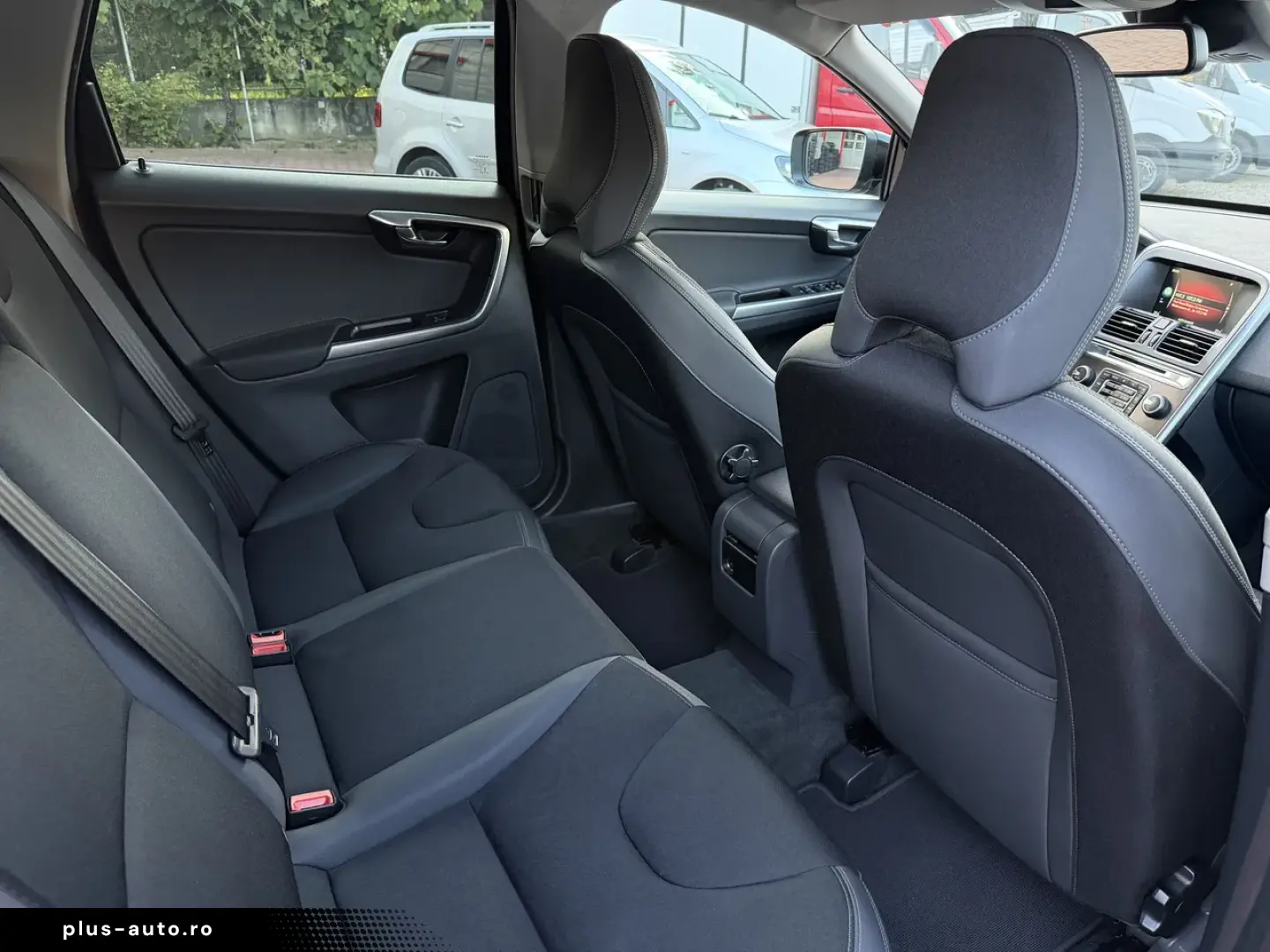 VOLVO XC60 D4 AWD  Geartronic  Momentum  03 2014