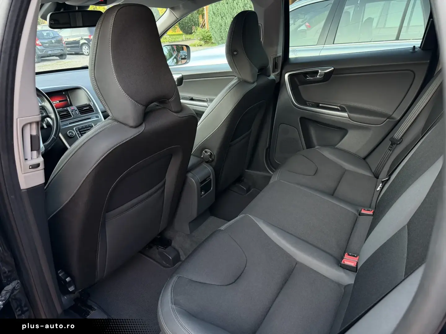 VOLVO XC60 D4 AWD  Geartronic  Momentum  03 2014
