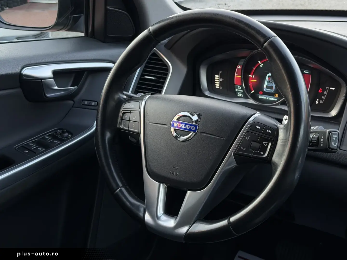 VOLVO XC60 D4 AWD  Geartronic  Momentum  03 2014