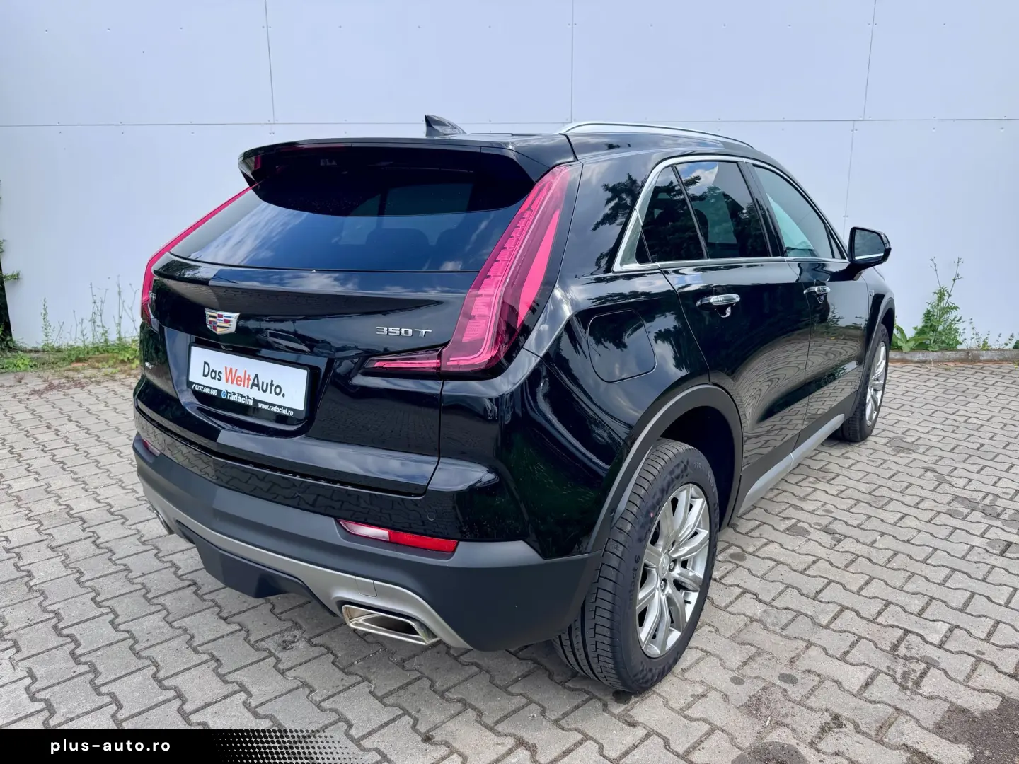 Cadillac XT4 SUV 2024