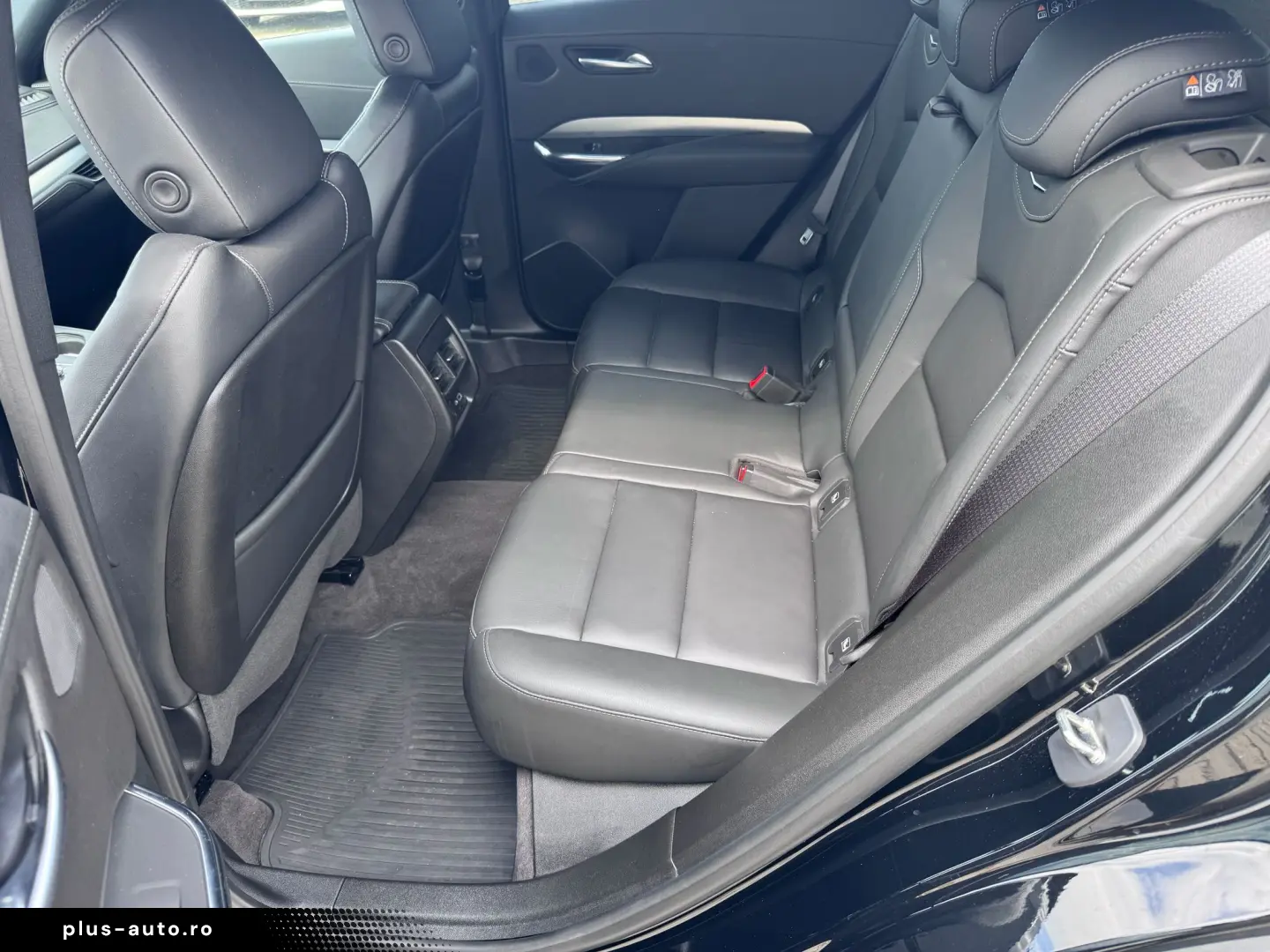 Cadillac XT4 SUV 2024