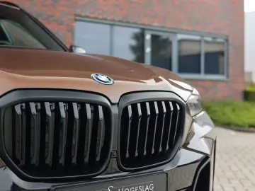 BMW X5 xDrive50e M Sport Pro - PHEV - Sky Lounge - B&W
