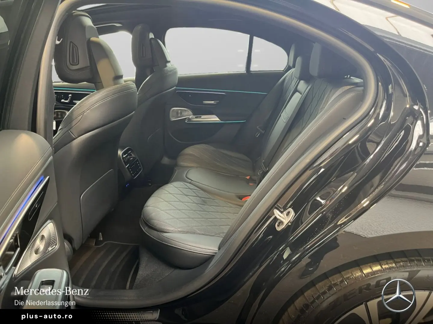 MERCEDES-BENZ E 300e 4M EXCLUSIVE Pre  Pano Superscreen