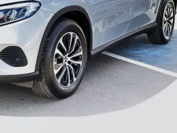 MERCEDES-BENZ GLC 220 d 4M AVANTGARDE ADV PANO LED