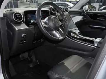 MERCEDES-BENZ GLC 220 d 4M AVANTGARDE ADV PANO LED