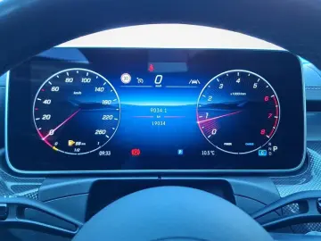 MERCEDES-BENZ CLE 200 AMG COUPÈ PANORAMA KEYLESS
