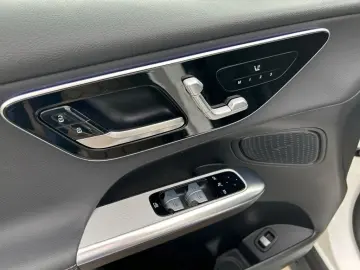 MERCEDES-BENZ GLC 220 d 4M Avantgarde