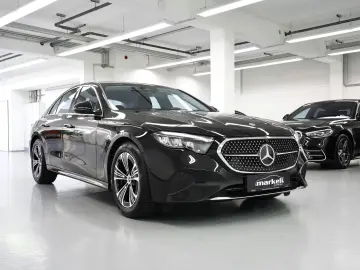 MERCEDES-BENZ E 220 d PANORAMA 2xAVANTGARDE
