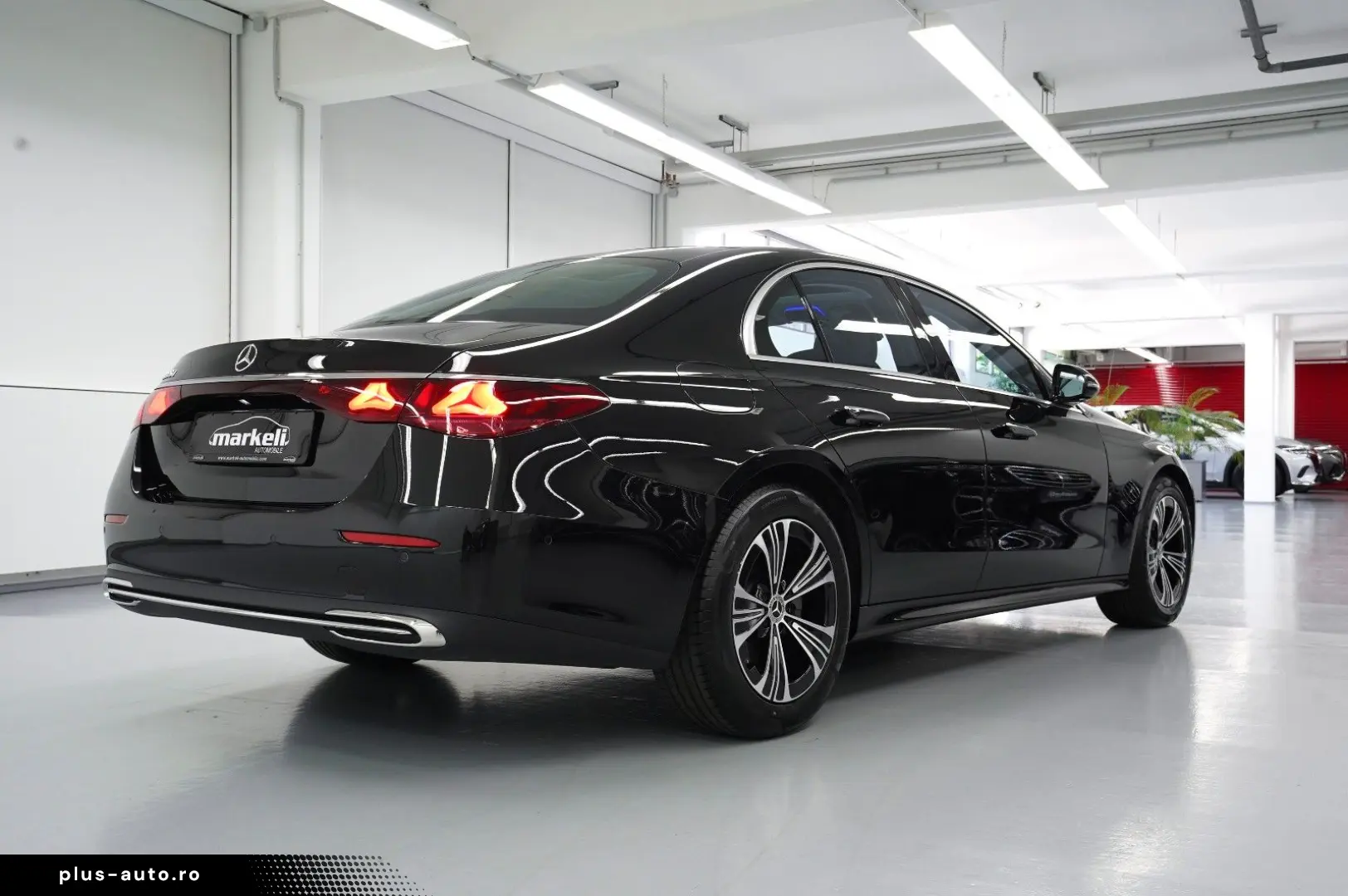 MERCEDES-BENZ E 220 d PANORAMA 2xAVANTGARDE