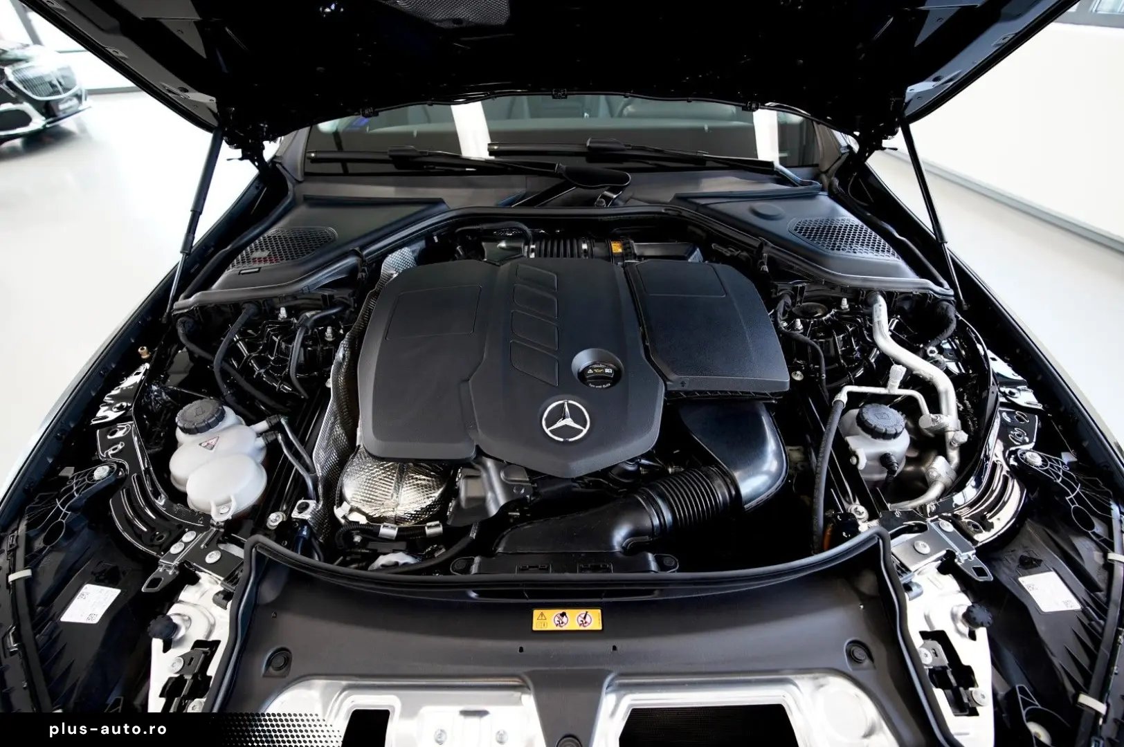 MERCEDES-BENZ E 220 d PANORAMA 2xAVANTGARDE