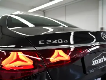 MERCEDES-BENZ E 220 d PANORAMA 2xAVANTGARDE