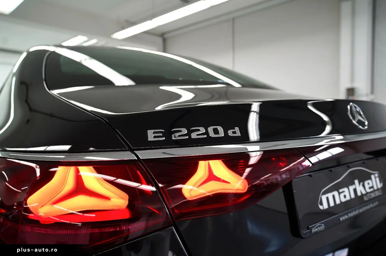 MERCEDES-BENZ E 220 d PANORAMA 2xAVANTGARDE
