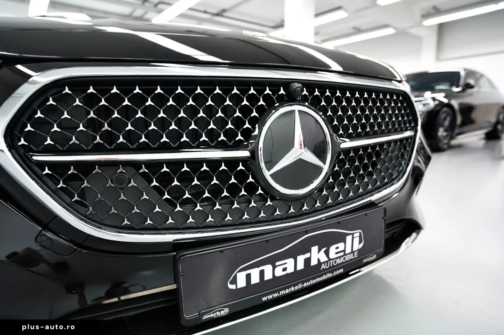 MERCEDES-BENZ E 220 d PANORAMA 2xAVANTGARDE