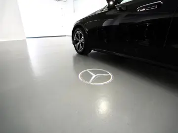 MERCEDES-BENZ E 220 d PANORAMA 2xAVANTGARDE