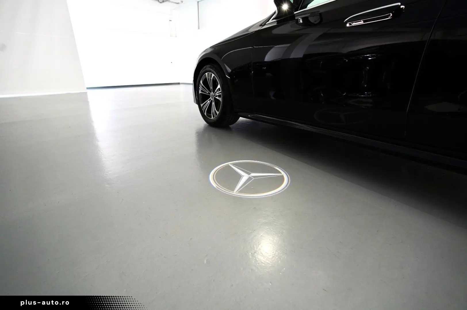 MERCEDES-BENZ E 220 d PANORAMA 2xAVANTGARDE