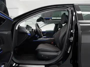 MERCEDES-BENZ E 220 d PANORAMA 2xAVANTGARDE