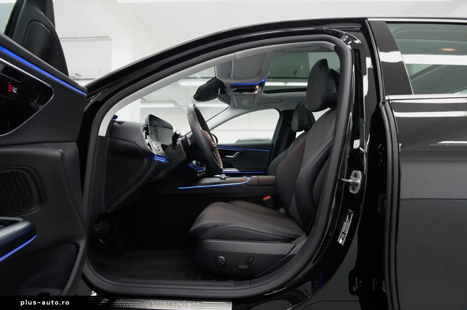MERCEDES-BENZ E 220 d PANORAMA 2xAVANTGARDE