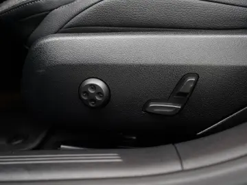 MERCEDES-BENZ E 220 d PANORAMA 2xAVANTGARDE