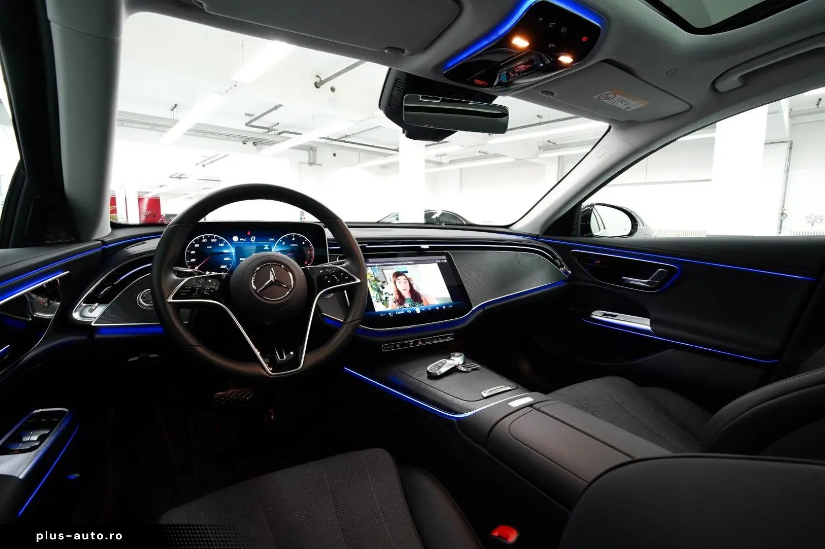 MERCEDES-BENZ E 220 d PANORAMA 2xAVANTGARDE