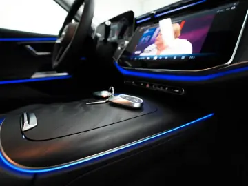 MERCEDES-BENZ E 220 d PANORAMA 2xAVANTGARDE