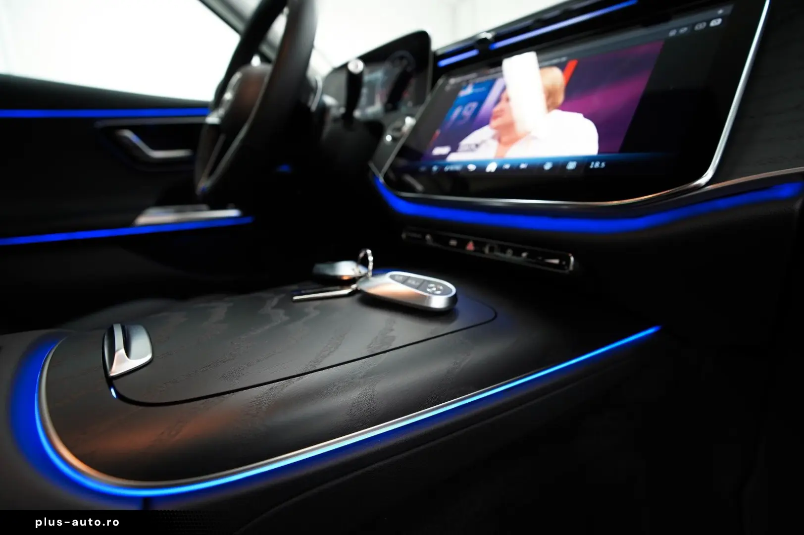 MERCEDES-BENZ E 220 d PANORAMA 2xAVANTGARDE