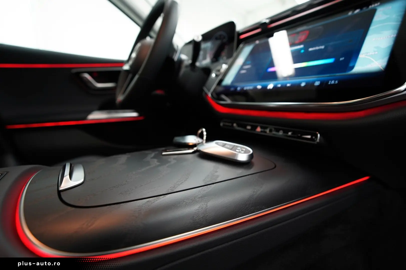 MERCEDES-BENZ E 220 d PANORAMA 2xAVANTGARDE