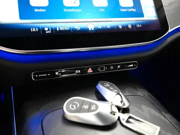MERCEDES-BENZ E 220 d PANORAMA 2xAVANTGARDE