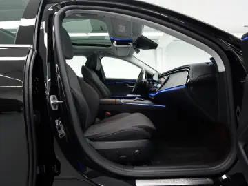 MERCEDES-BENZ E 220 d PANORAMA 2xAVANTGARDE