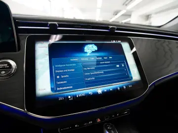 MERCEDES-BENZ E 220 d PANORAMA 2xAVANTGARDE