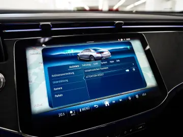 MERCEDES-BENZ E 220 d PANORAMA 2xAVANTGARDE