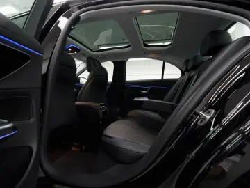 MERCEDES-BENZ E 220 d PANORAMA 2xAVANTGARDE