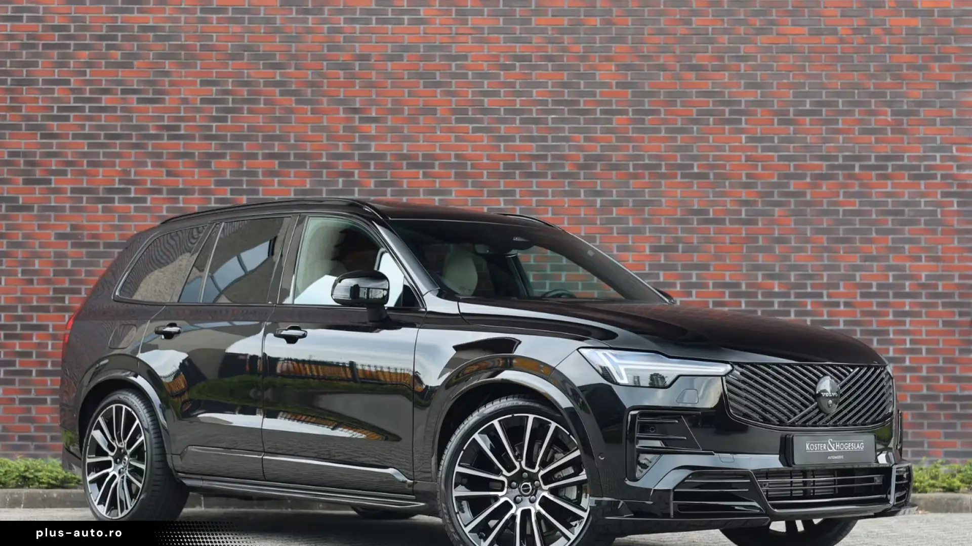 Volvo XC90 T8 AWD Ultra Dark - 7 Locuri - MY 2026