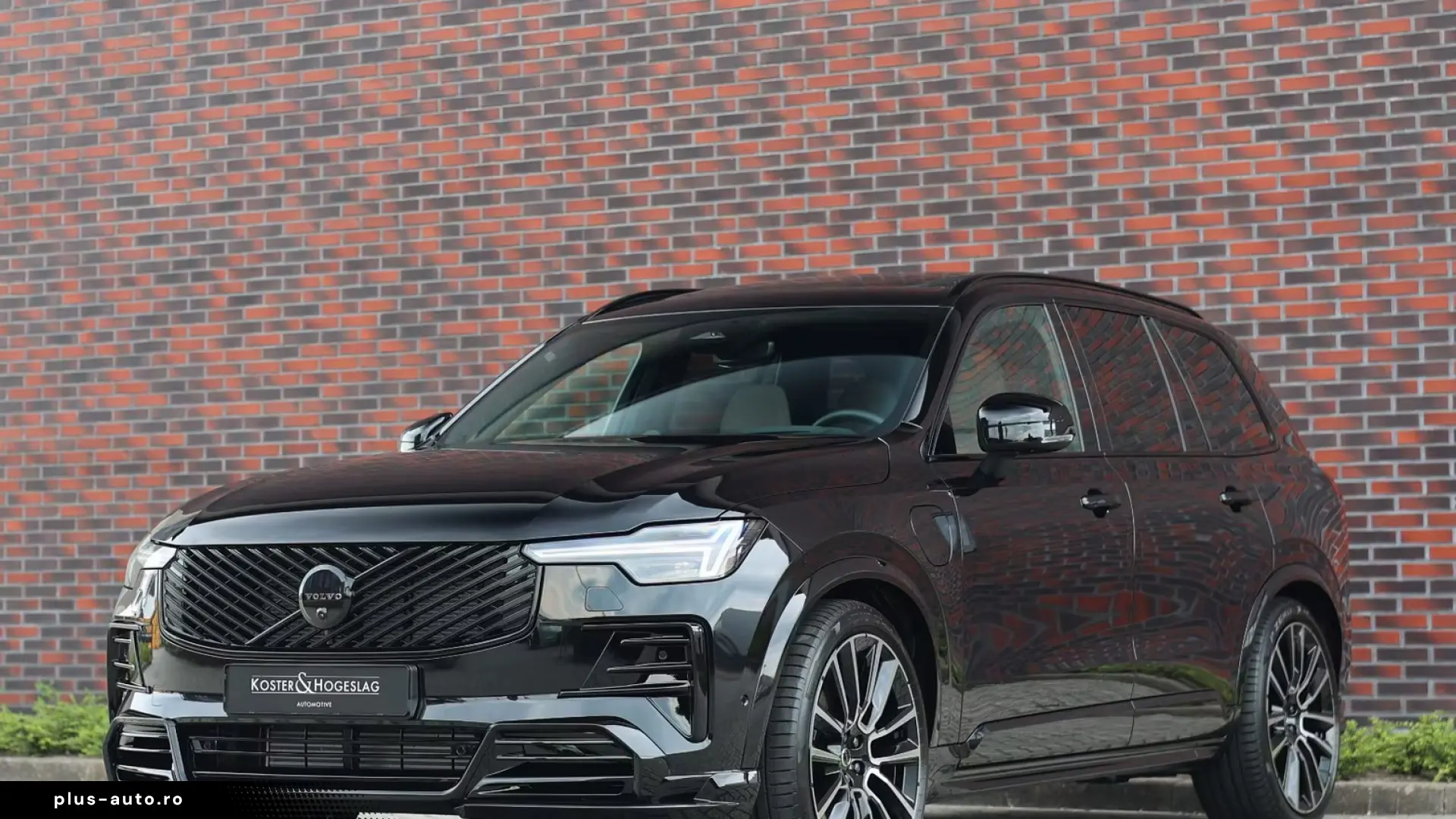 Volvo XC90 T8 AWD Ultra Dark - 7 Locuri - MY 2026