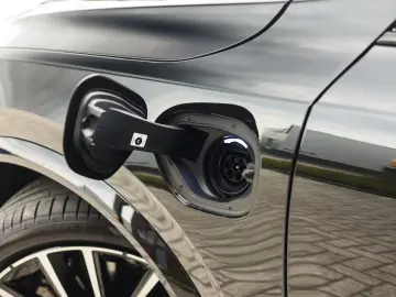 Volvo XC90 T8 AWD Ultra Dark - 7 Locuri - MY 2026