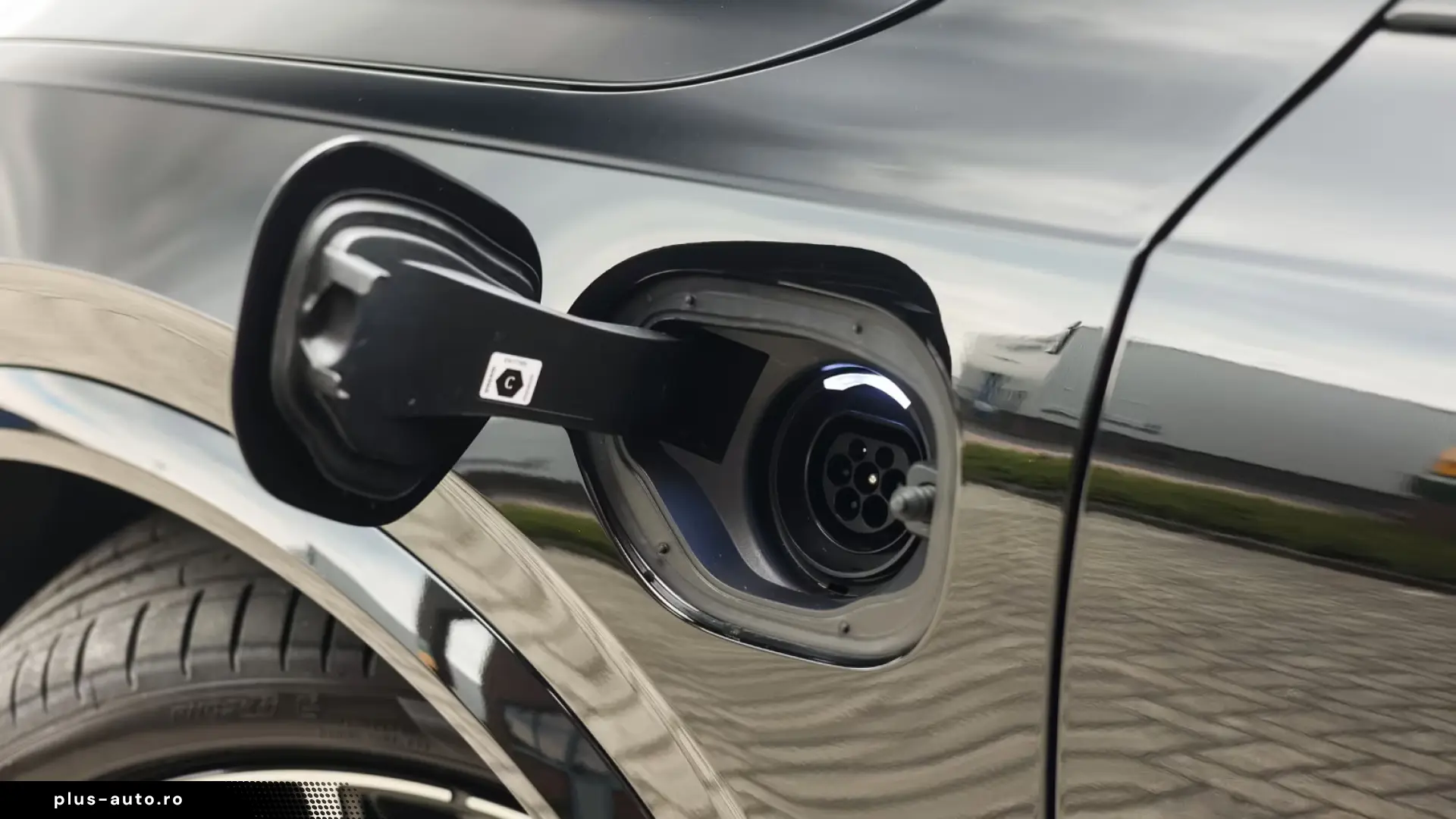 Volvo XC90 T8 AWD Ultra Dark - 7 Locuri - MY 2026
