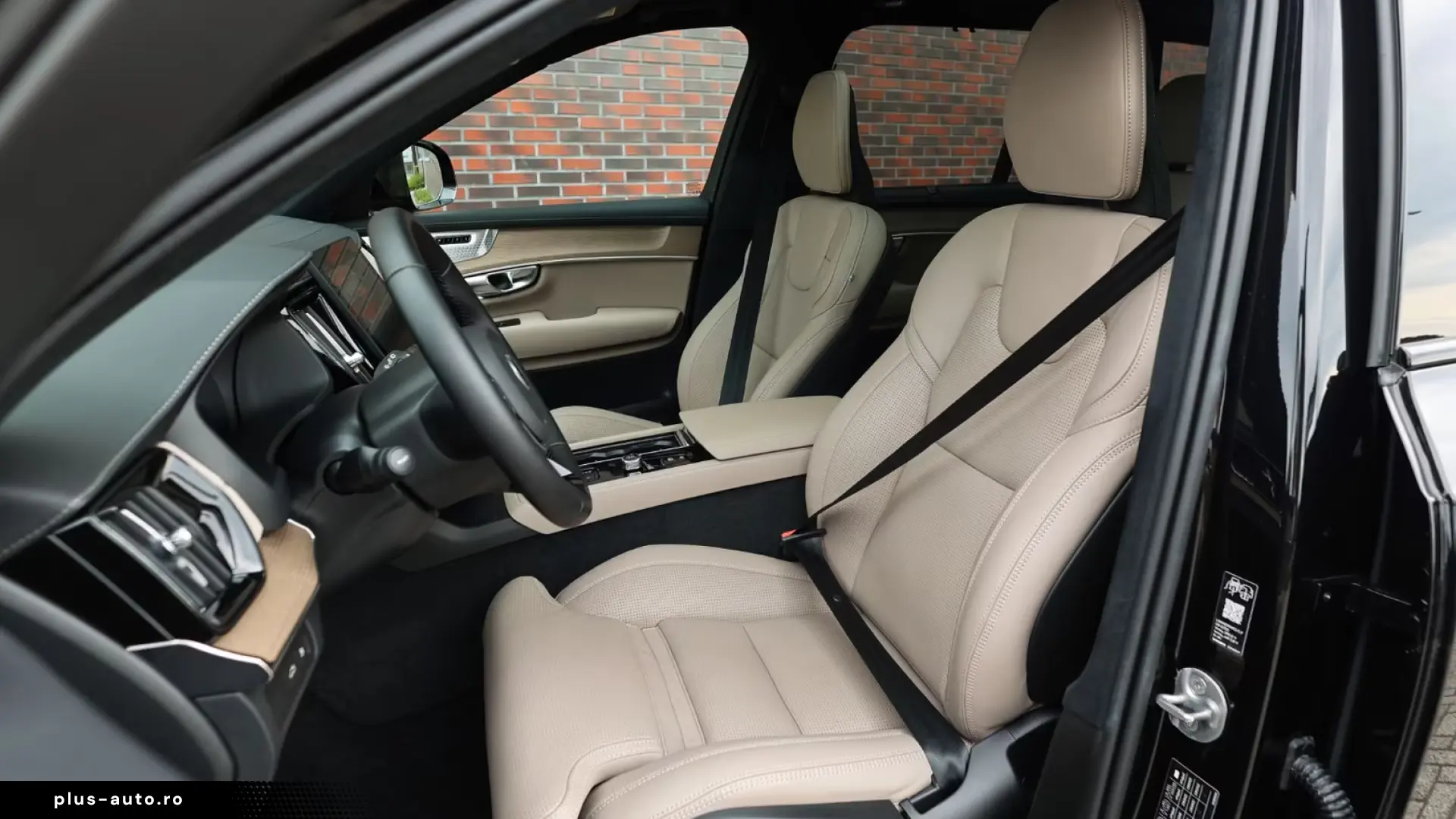 Volvo XC90 T8 AWD Ultra Dark - 7 Locuri - MY 2026