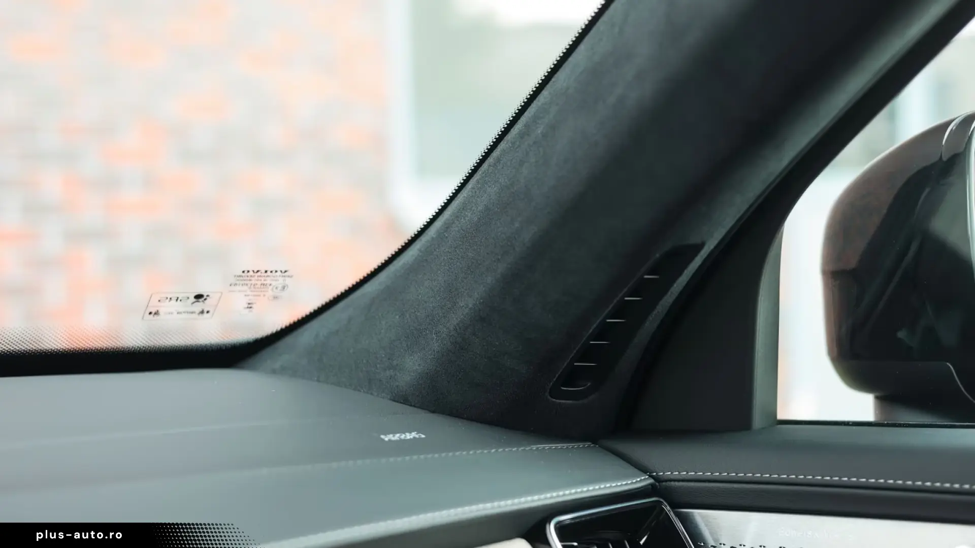 Volvo XC90 T8 AWD Ultra Dark - 7 Locuri - MY 2026