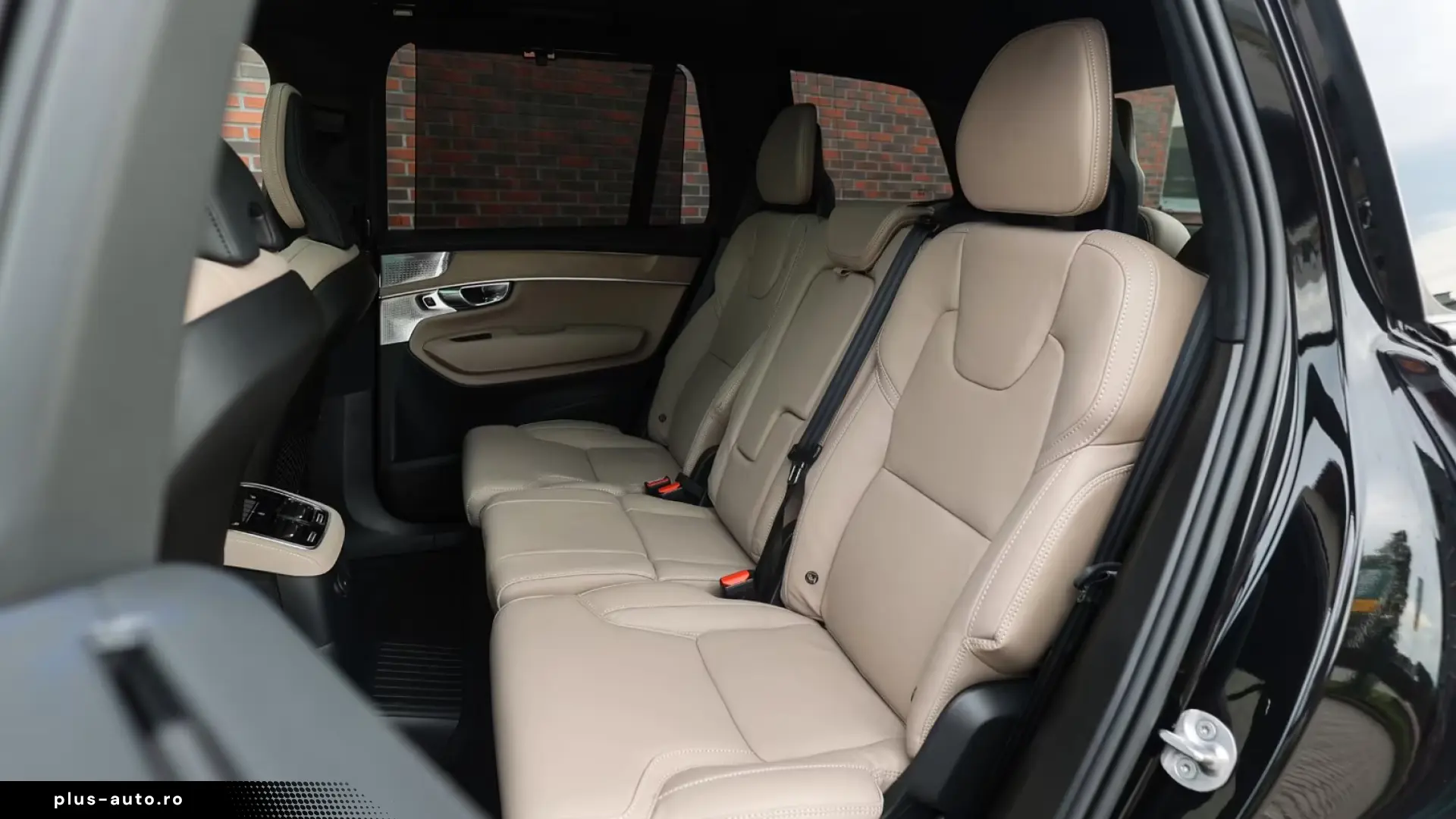 Volvo XC90 T8 AWD Ultra Dark - 7 Locuri - MY 2026