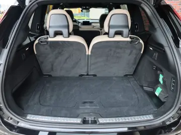 Volvo XC90 T8 AWD Ultra Dark - 7 Locuri - MY 2026
