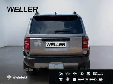 TOYOTA Land Cruiser 2 8 D-4D Executive 4x4  AHK 360  AC