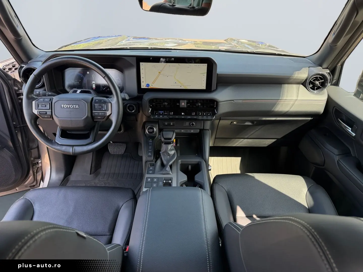 TOYOTA Land Cruiser 2 8 D-4D Executive 4x4  AHK 360  AC