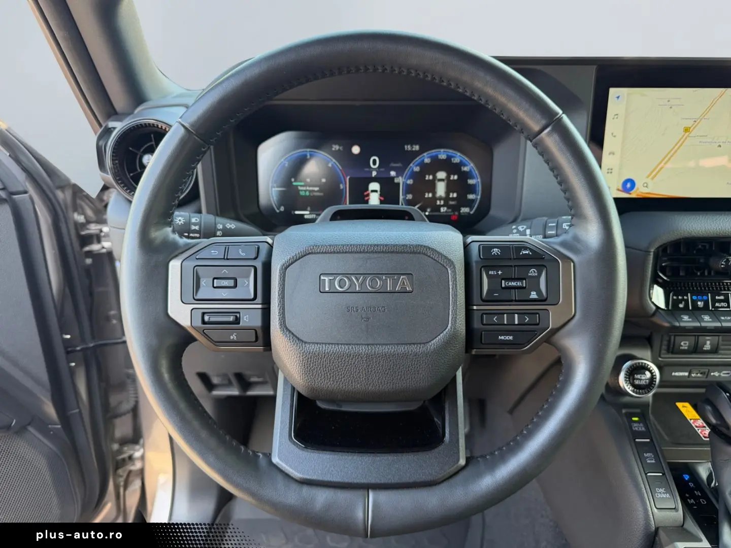 TOYOTA Land Cruiser 2 8 D-4D Executive 4x4  AHK 360  AC