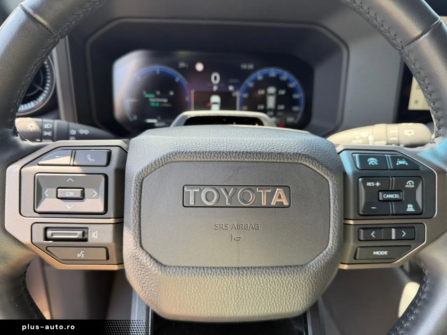 TOYOTA Land Cruiser 2 8 D-4D Executive 4x4  AHK 360  AC