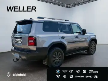 TOYOTA Land Cruiser 2 8 D-4D Executive 4x4  AHK 360  AC