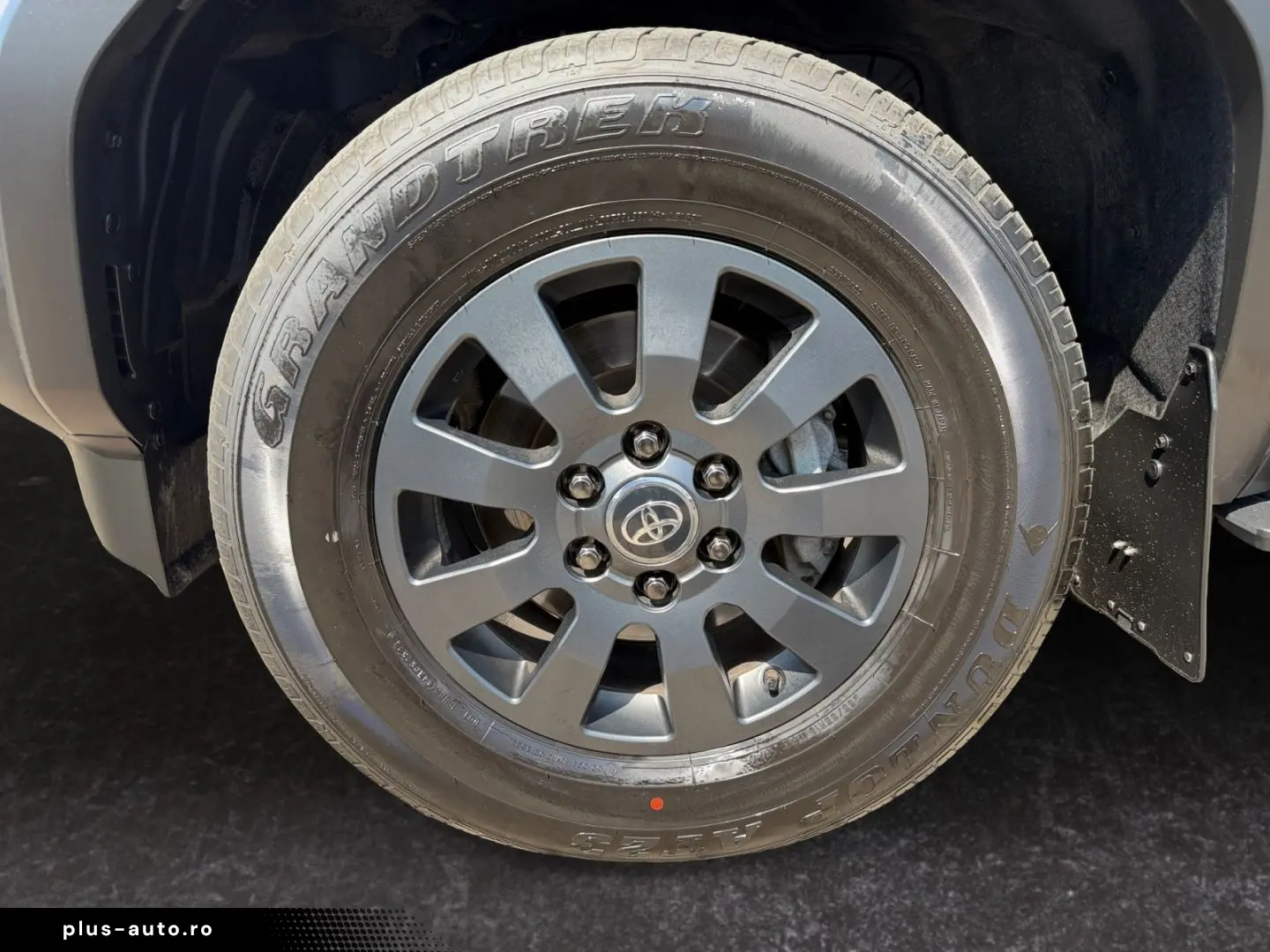 TOYOTA Land Cruiser 2 8 D-4D Executive 4x4  AHK 360  AC