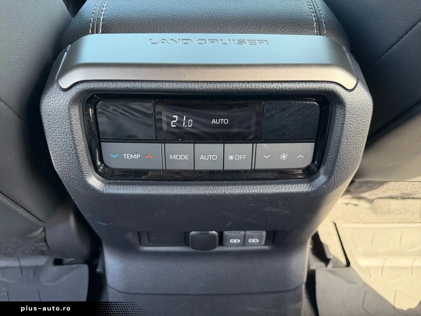 TOYOTA Land Cruiser 2 8 D-4D Executive 4x4  AHK 360  AC